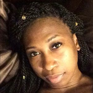 Meet your Posher, Latasha